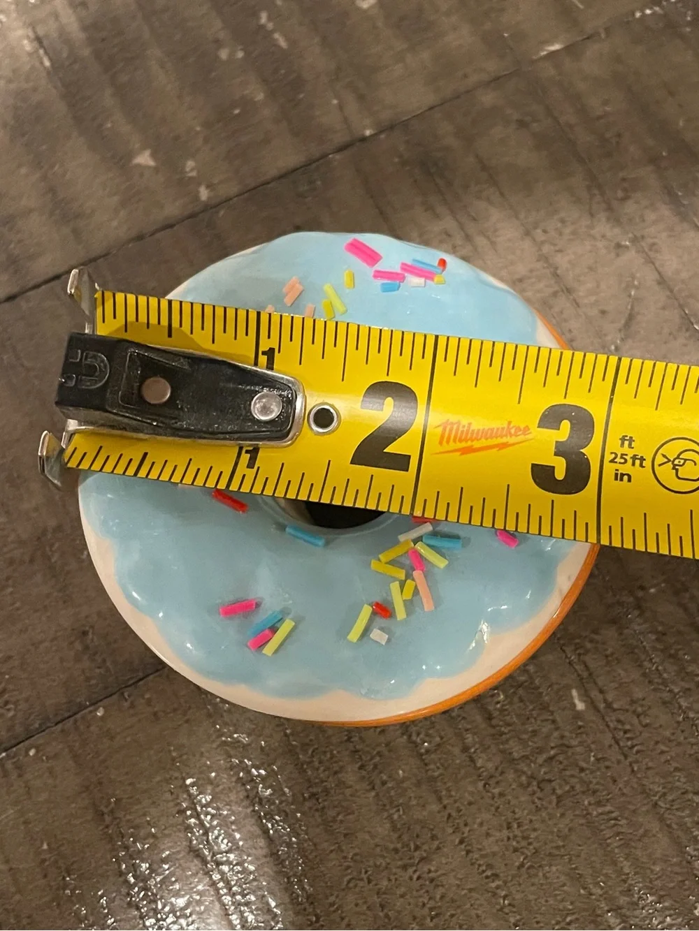 Ceramic Donut Pastry Shape trinket dishes - set of 6. Sprinkle frosting details!